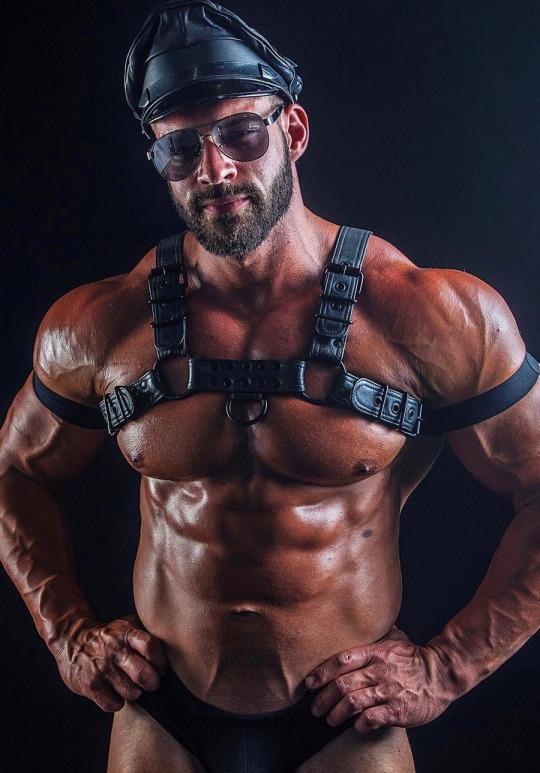 Hot Muscle Studs on Twitter "What a strapping young man 💪💪💪 https//t