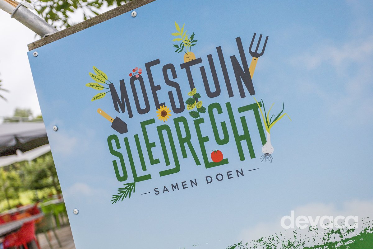 devacanl's tweet photo. De Sociale Moestuin viert vandaag het 10-jarig bestaan én gaat verder onder de nieuwe naam 'Moestuin Sliedrecht'. Devaca is al sinds het begin als sponsor betrokken bij de stichting en maakte het nieuwe logo plus de diverse uitingen. https://t.co/qx0LaUqW1A