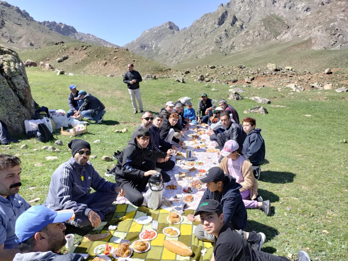 Eğitim Birimi

PİKNİK PROGRAMI 

  Derneğimizin eğitim birimi tarafında geniş kapsamlı bir piknik programı düzenlendi.
  Erek Dağı’nda gerçekleştirilen bu programda; öğrenciler , eğitimciler ve veliler bir araya gelerek  dinlenme fırsatı buldular.