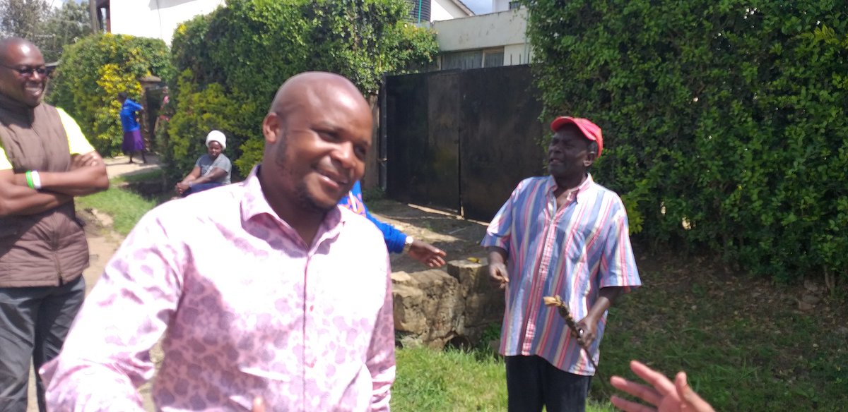 ngei_2's tweet photo. We would like to thank @JalangoMwenyewe for taking time to come and look at the field in contention as well as other issues like roads and drainage.
#SaveNgeiField https://t.co/pOw8kLxkzJ