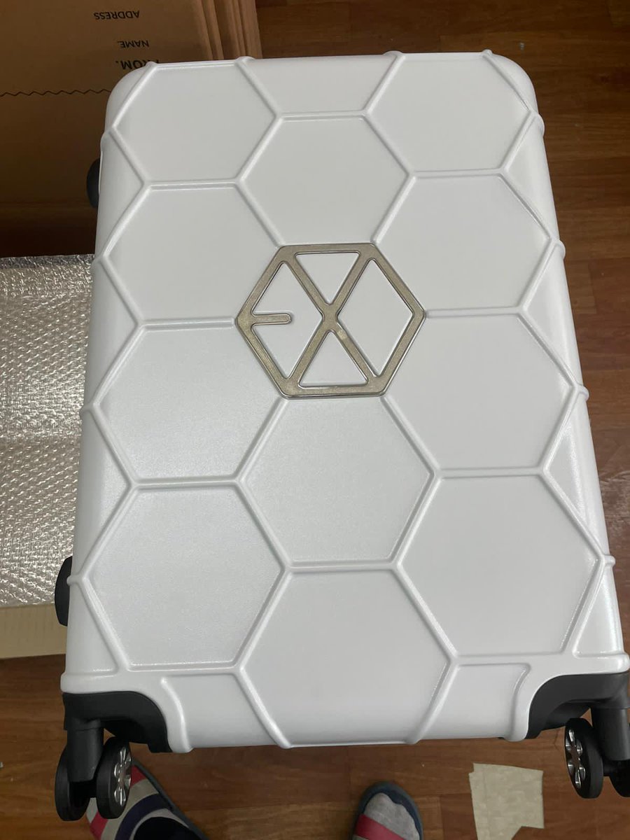 CCDebilShop's tweet photo. AGATHA x EXO LUGGAGE OPTION A UPDATE!!!! (2ND BATCH)
PICK-UP DATE : MAY. 25, 2022
ETD : JUNE. 1, 2022
ETA : JULY 6, 2022
BOX # : 1 JUMBO BOX
#CCDShop_Update https://t.co/Hjb25xk4Ua