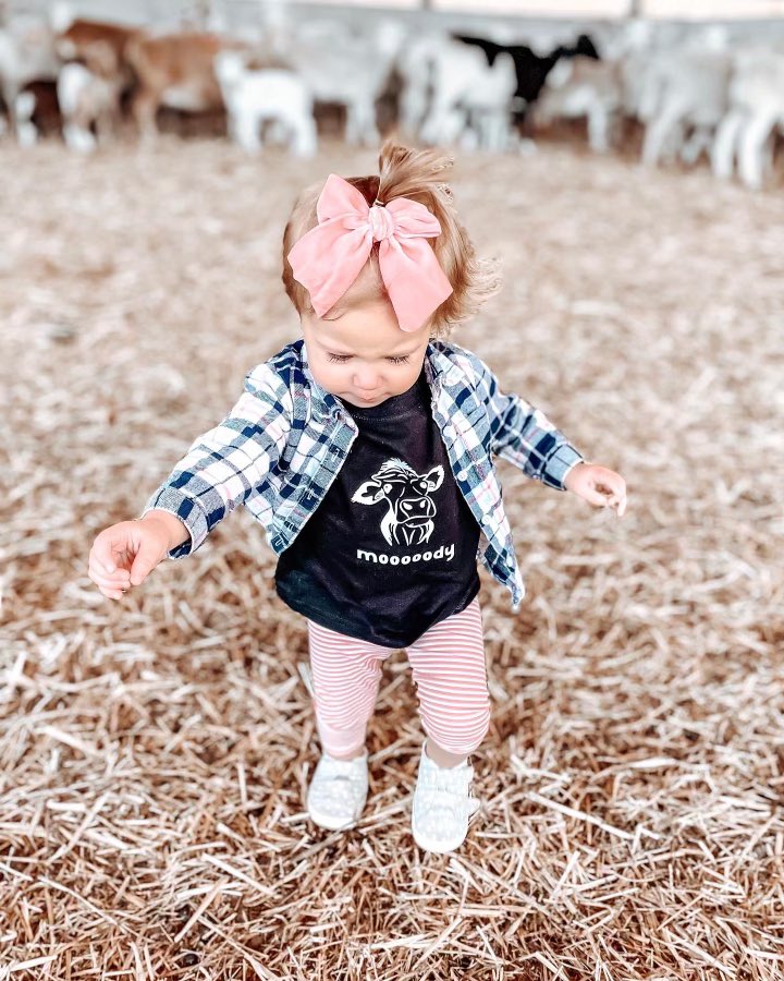 rmhuelsmann's tweet photo. My farm help…the lessons they will learn https://t.co/nABkDcl2CE