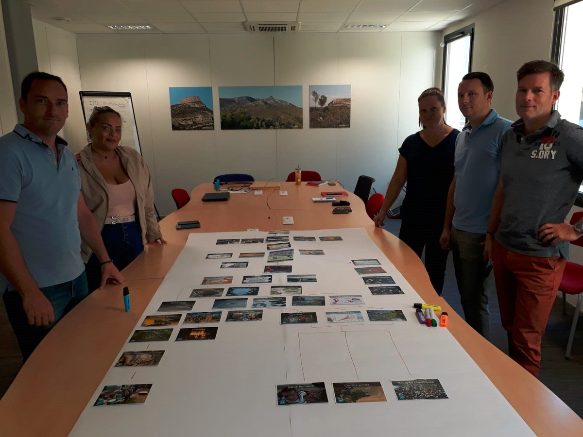 EnedisRegionSud's tweet photo. La mobilisation continue pour @enedis durant cette semaine dédiée à la @FresqueDuClimat ! Des ateliers ont été animés sur différents sites et l'engagement se poursuit pour réaliser notre ambition : sensibiliser l’intégralité des agents aux enjeux climatiques d’ici 2023. https://t.co/uwaCKBbx8S