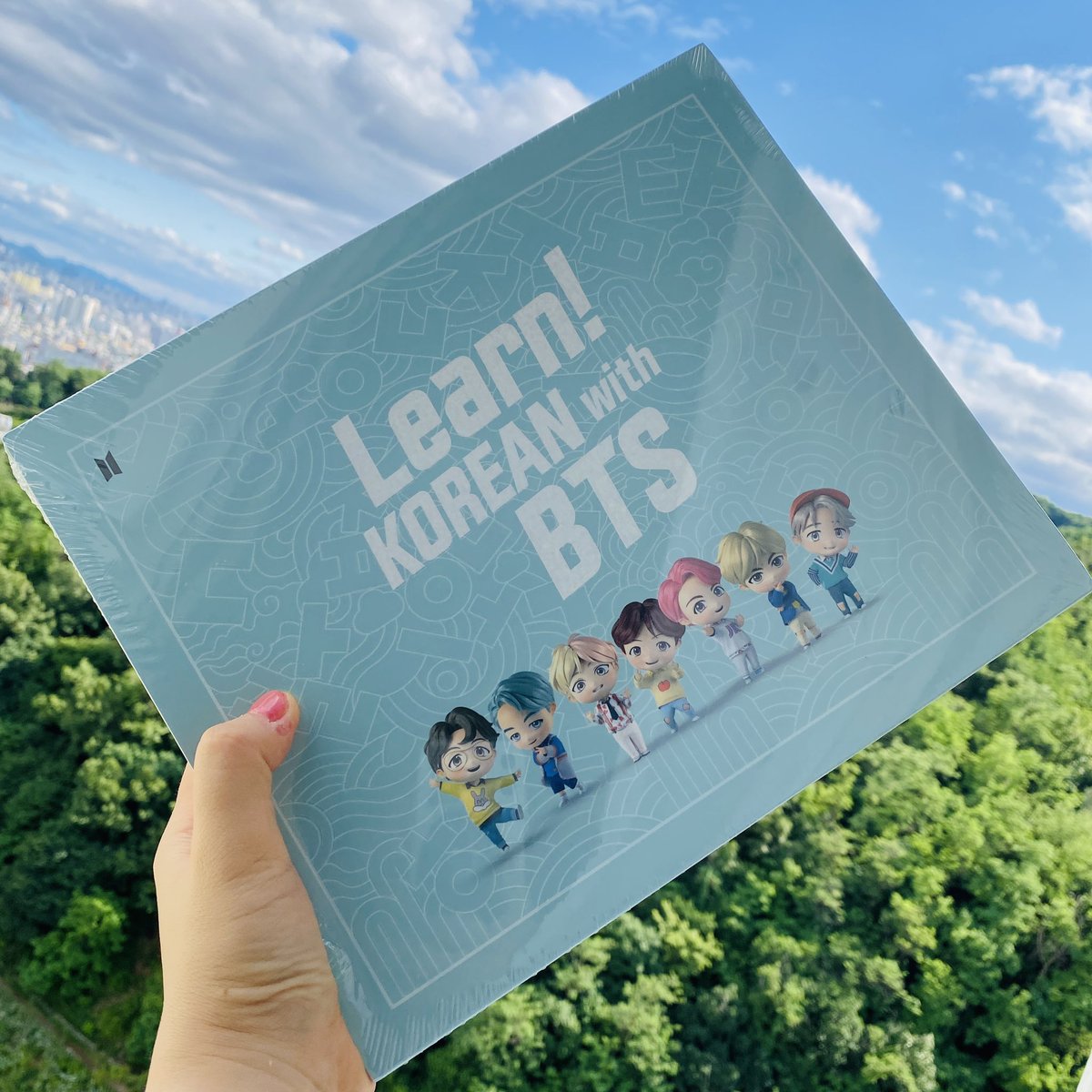 chois005's tweet photo. #RT_EVENT #rt

What kind of Korean culture do you want to learn?
https://t.co/Op4s0fYFnj
☆Target audience: K-POP fan who wants to learn Korean
☆Gift: Talk with BTS, Learn Korean with BTS, K-pop albums https://t.co/dWxAHSPc9o