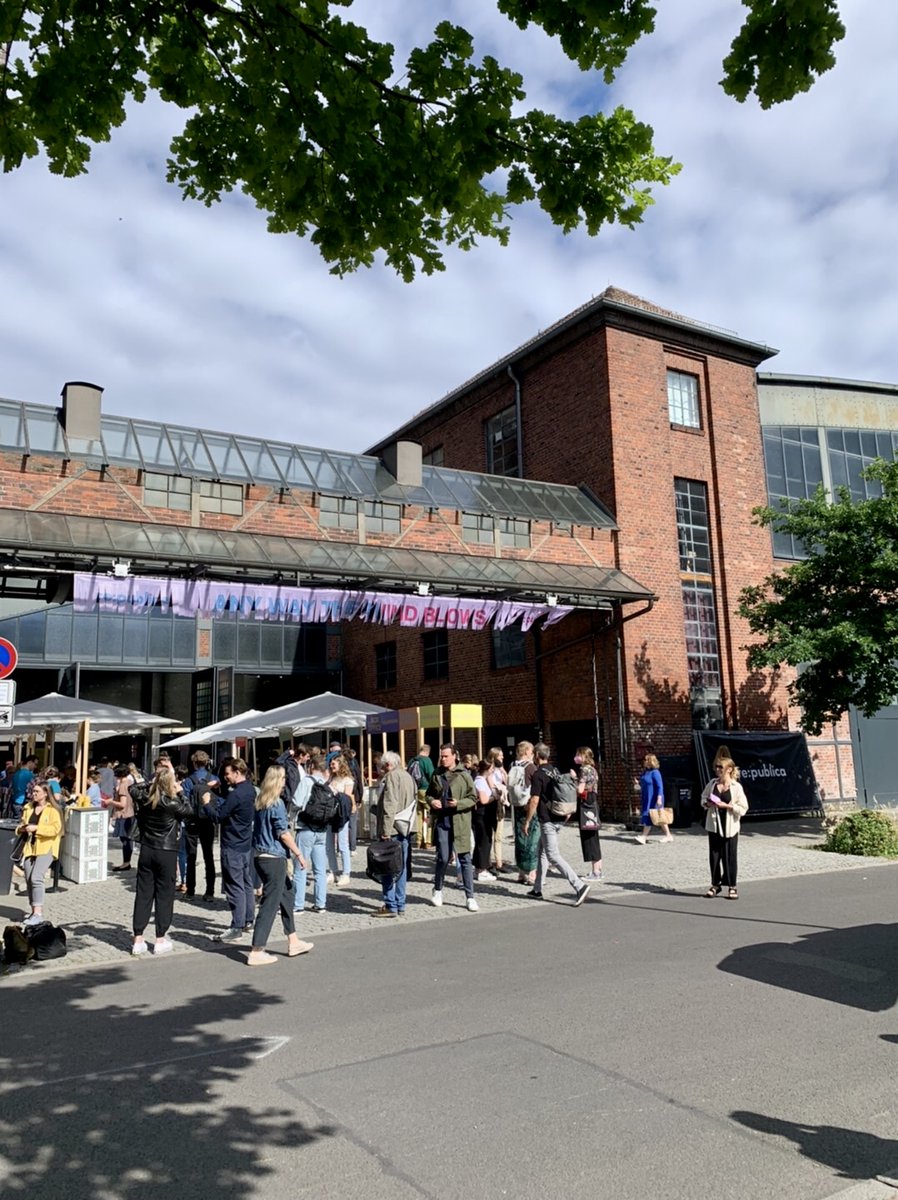agrarsysteme's tweet photo. Die @republica hat endlich begonnen und wir sind am Start! Sie finden uns in der Arena Halle hinten links. Einfach Ausschau halten nach @agrarsysteme der Zukunft, einer Virtual Reality Brille, einem Multitouch-Tisch &amp; #Lootopia. See you soon! #rp22 #anyWay @ZirkulierBar https://t.co/trV5E2FKHP