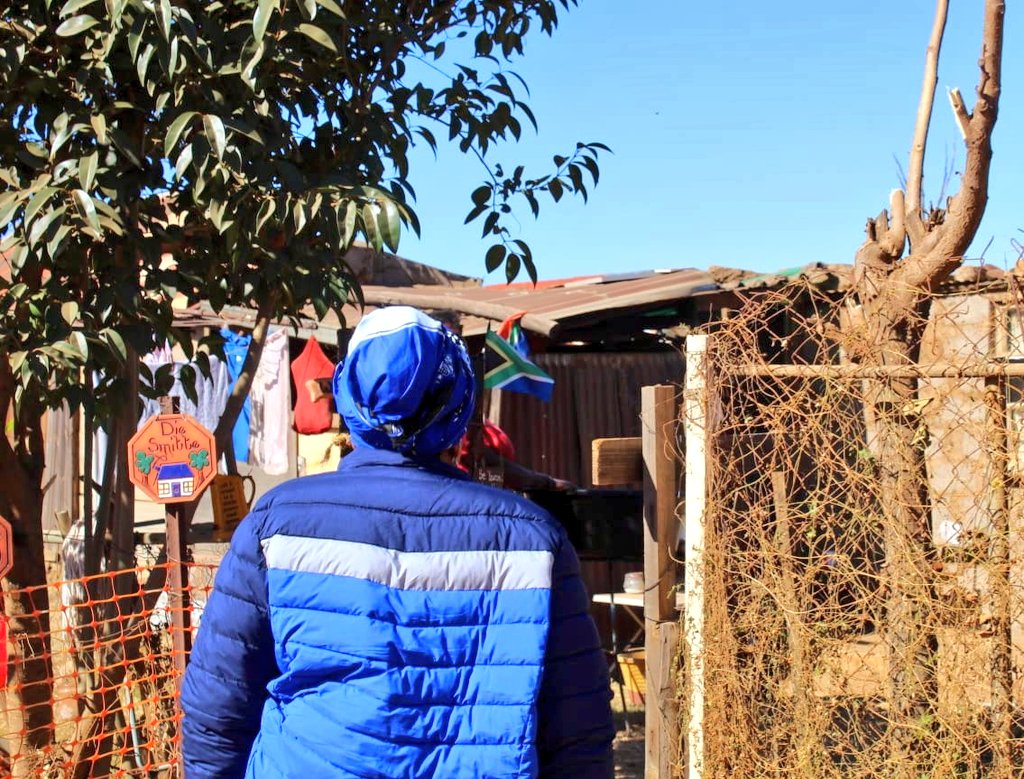 DA_Mpumalanga's tweet photo. TODAY 📍 in Springvalley, eMalahleni.
@DA_Mpum Provincial Leader, Jane Sithole is in an informal settlement of Springvalley in eMalahleni Local Municipality. 

The South African Government recently took a decision to donate R350 million to Cuba. 

#DAatWork https://t.co/ihoxwcnB0g