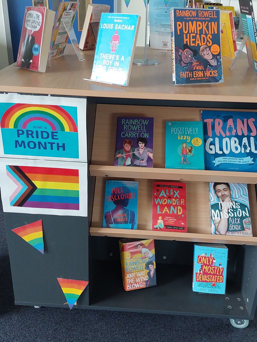 KpssL's tweet photo. Check out some great resources as part of LGBT Pride Month #PrideMonth at the King's Park  school library @KpssL @KingsParkSec @RespectAtKPSS 🏳️‍⚧️🏳️‍🌈🌈📚 https://t.co/xSttsWfzV5