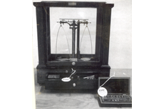 1971.0441.001 WOOD &amp; GLASS CABINET/ BRASS/IVORY PULLS/ SYNTHETIC BASE  v.gd/gXCw66