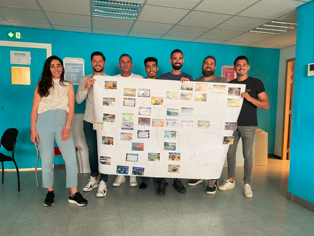 EnedisRegionSud's tweet photo. La mobilisation continue pour @enedis durant cette semaine dédiée à la @FresqueDuClimat ! Des ateliers ont été animés sur différents sites et l'engagement se poursuit pour réaliser notre ambition : sensibiliser l’intégralité des agents aux enjeux climatiques d’ici 2023. https://t.co/uwaCKBbx8S