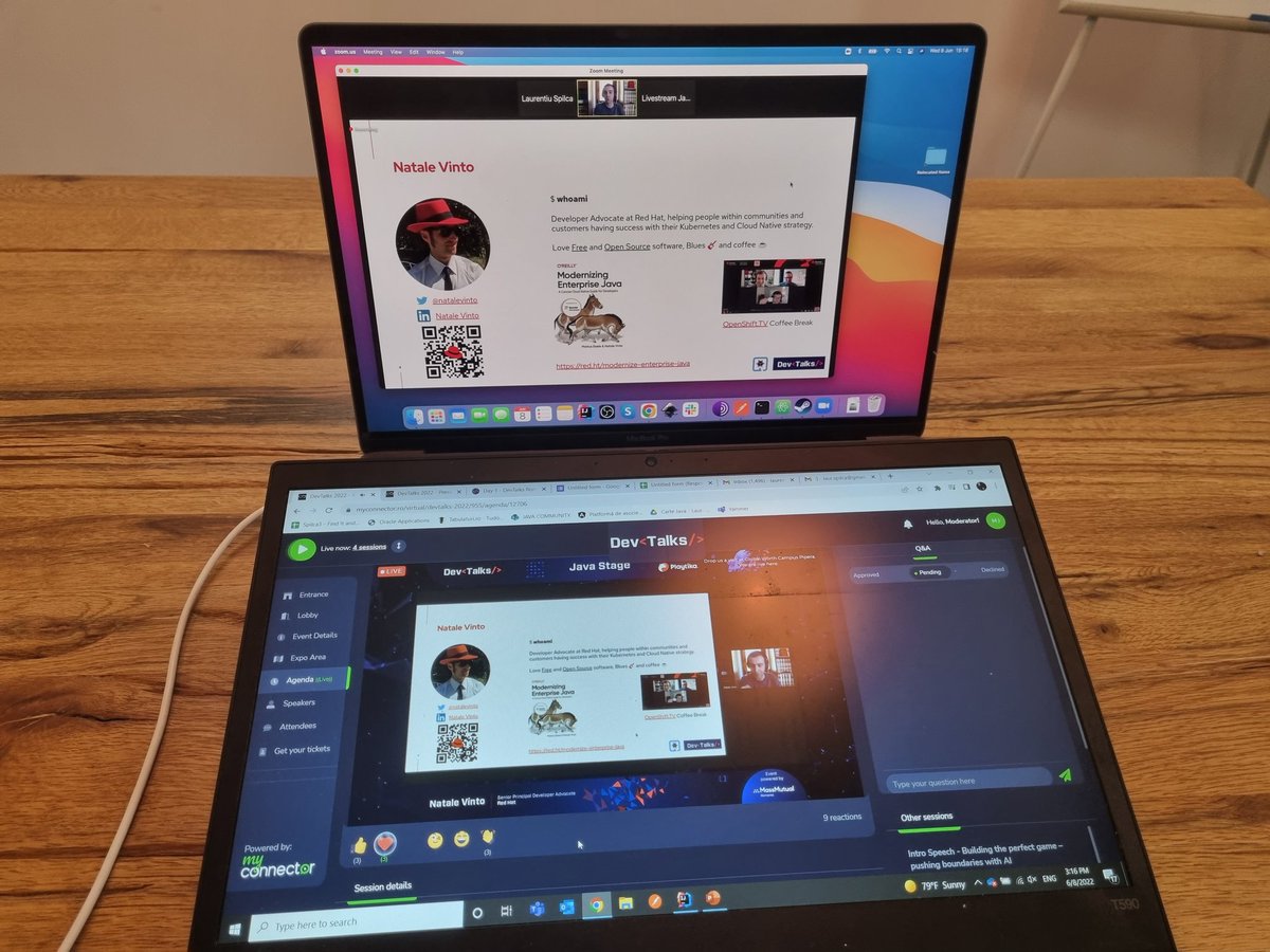 laurspilca's tweet image. @natalevinto teaches us #springnative and I&apos;m so looking forward to hear his talk on the @DevTalksRo 😎