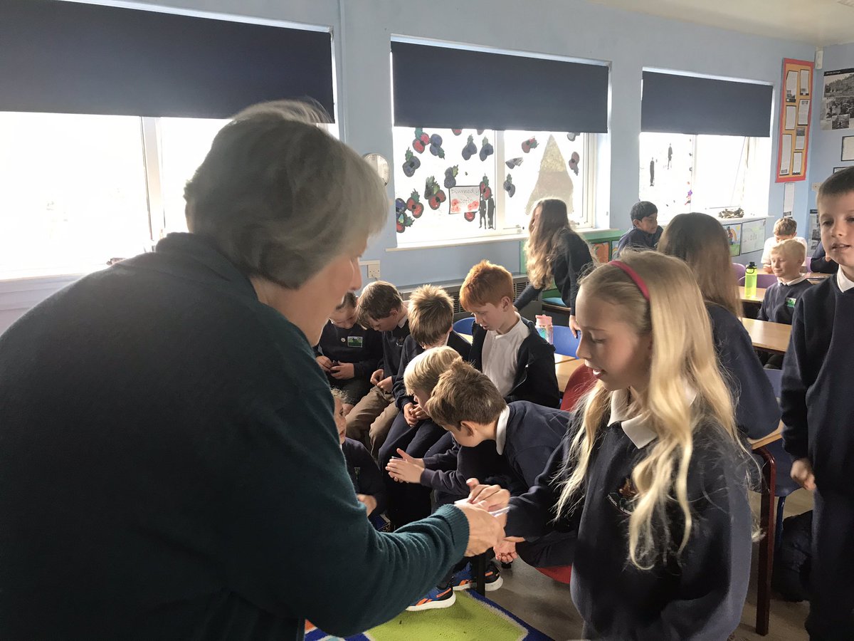 YsgolLlanbedr01's tweet photo. Thank you so much to Jackie &amp; Tim from Llanbedr Community Council who came into school today with a special Jubilee coin for each child. @LlanbedrDC https://t.co/TknM58q8Rc