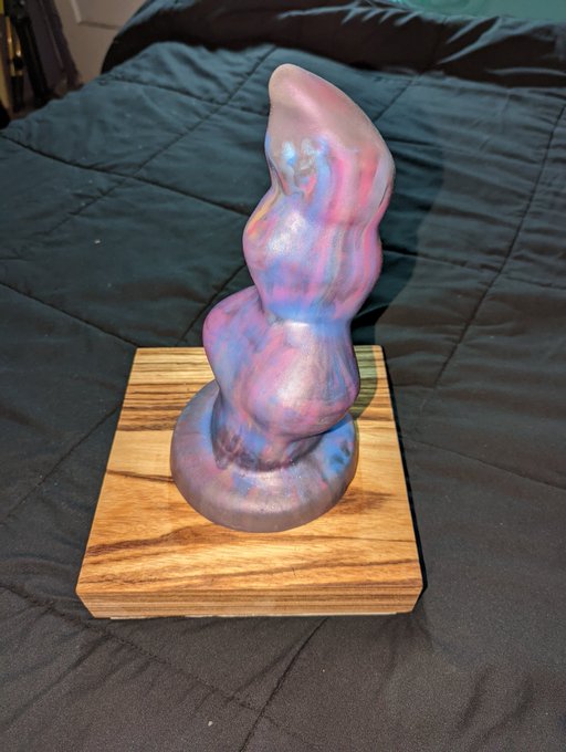 A new Alien friend showed up at my door.  He is super fun to play with. #pollux #surveyofthecosmos https://t<a href="/tag/pollux"class="tags"><span>#pollux</span></a><a href="/tag/surveyofthecosmos"class="tags"><span>#surveyofthecosmos</span></a>