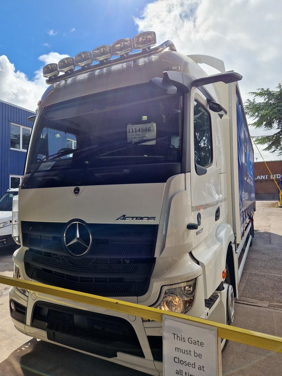 Bell Truck and Van Mercedes-Benz
R WILKES TRANSPORT &amp; STORAGE LIMITED
Mercedes-Benz Trucks UK

Problematic build this one, with an error at our end during the specification and quoting period, however with a swapping over of tail-lift type, she's looking magnificent isn't she?