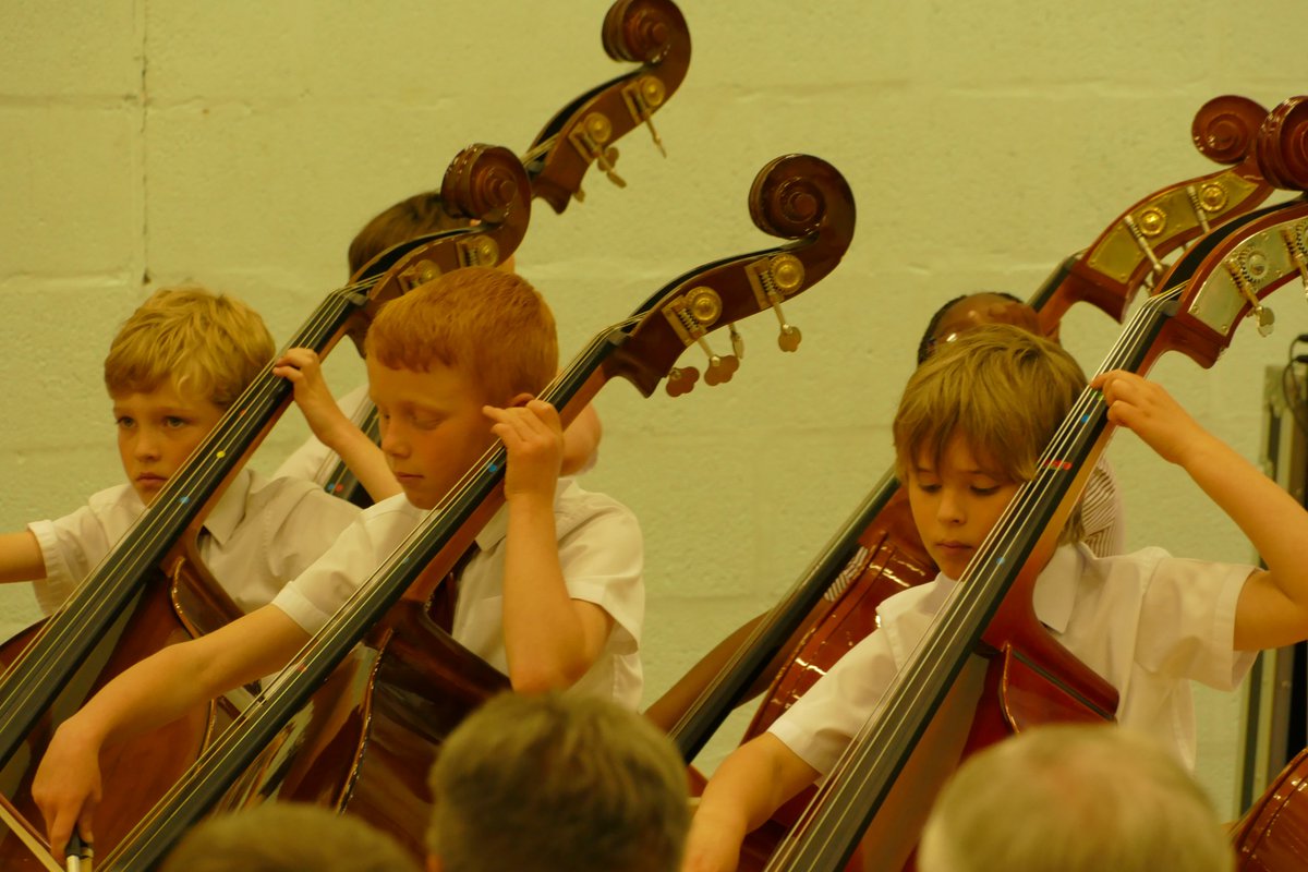 BromsMusic's tweet photo. More Year 3 Strings snaps from yesterday's Year 3 & Year 5 Orchestral Extravaganza! #BromsMusic @BromsPrep #Orchestral #PrepMusic🎻 https://t.co/JZO7axDArS