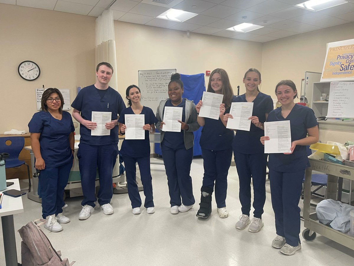 CNA CERTIFICATIONS: Congrats to 7 #MinutemanHS Health Assisting students who received Certified Nursing Assistant Certificates after several months of hard work and covid-related obstacles. Some of these students haven't graduated yet! Read more: buff.ly/3xg9HzQ