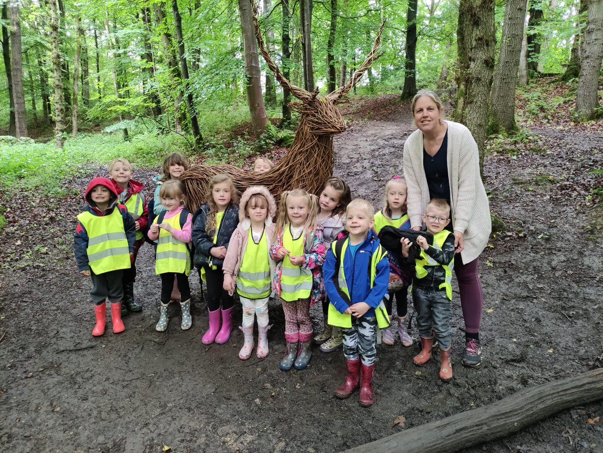 Reception are enjoying a brilliant (but very muddy!) day at Skipton Woods 🪵🌳🌱🌿🪴🍃🌲