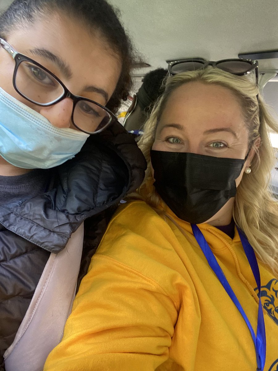 MsOBrien_ocsb's tweet photo. Field trip bussing! #ECL @ms_klatt @StPaulOCSB @OCSBSpecEd @finleysp_mark https://t.co/4UhRwPOu6l