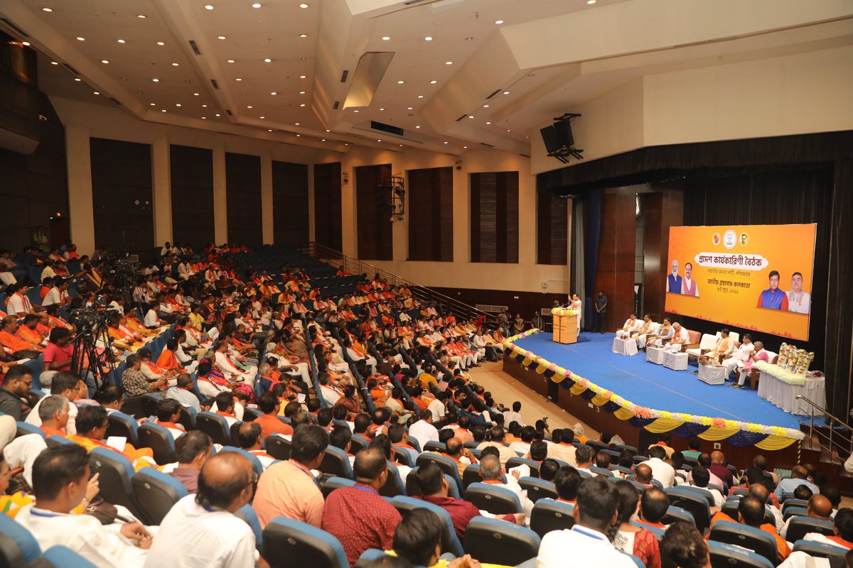 JPNadda's tweet photo. It was an honour to address the State Executive Committee Meeting today in Kolkata and to be among the dedicated @BJP4Bengal members. I have utmost faith that  our ideology and the leadership of Hon. PM @narendramodi Ji will take our party as well as the country to new heights. https://t.co/PPvHadCKpQ