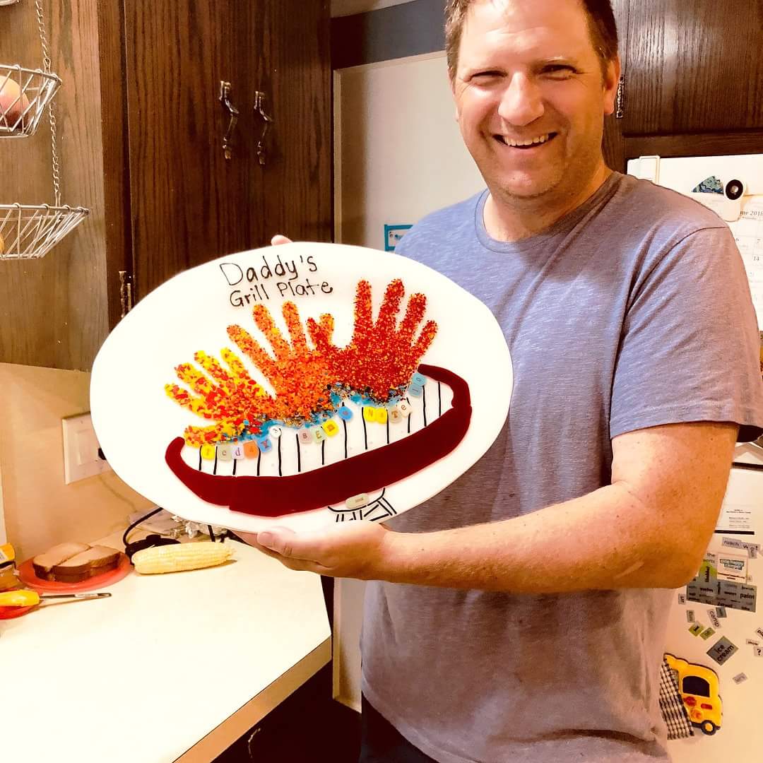 This is one lucky dad! What a fabulous gift! 😃

Come make a one of a kind Father's Day present at Glassworks!