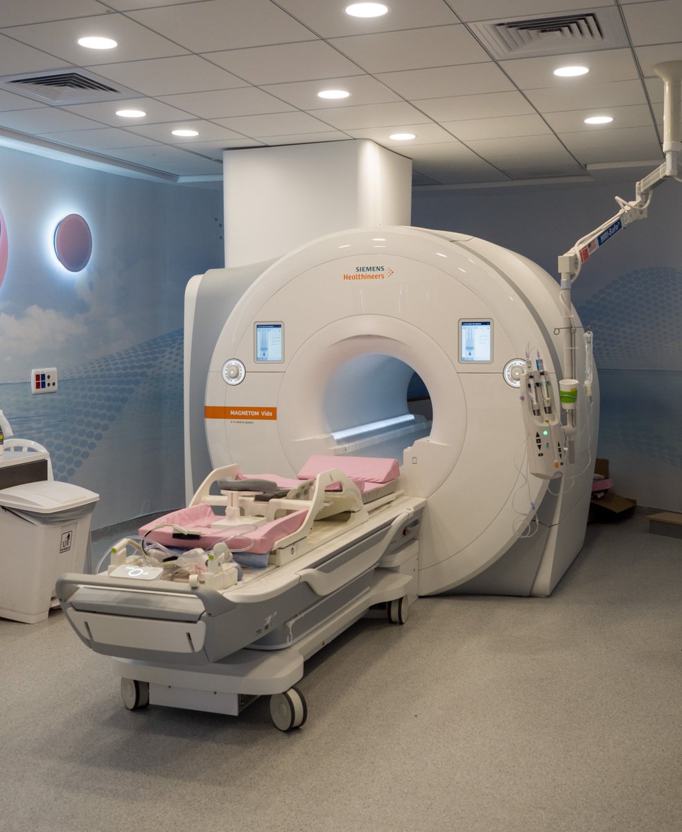 eliroccia's tweet photo. The site I visited in Tel Aviv is @SHEBA_ Medical Center, which has a dedicated Breast Imaging Center🏢. Professor Miri Sklair-levy, leading expert on breast MR who heads the Breast Imaging Center, kindly showed us around the facility. https://t.co/BlXqkQy3zV