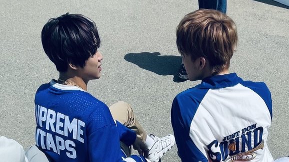 nahyucktiny's tweet photo. tiny nahyuck of the day 🫂 https://t.co/NNqDNJ6RVO