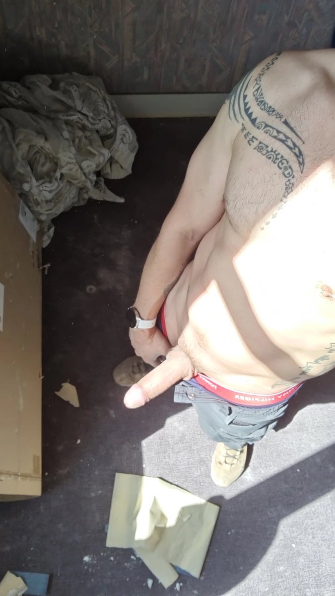 gaytopmilitary's tweet photo. Le chantier épisode 2 😉💦
Qui vient pour l'épisode 3?
#gaylyon #gay #gaytop #top #gaynude #bbk #dickpic #gayfuck #gaymilitary #tbm #gayfrance #gaydomi https://t.co/jkrikVMw2V
