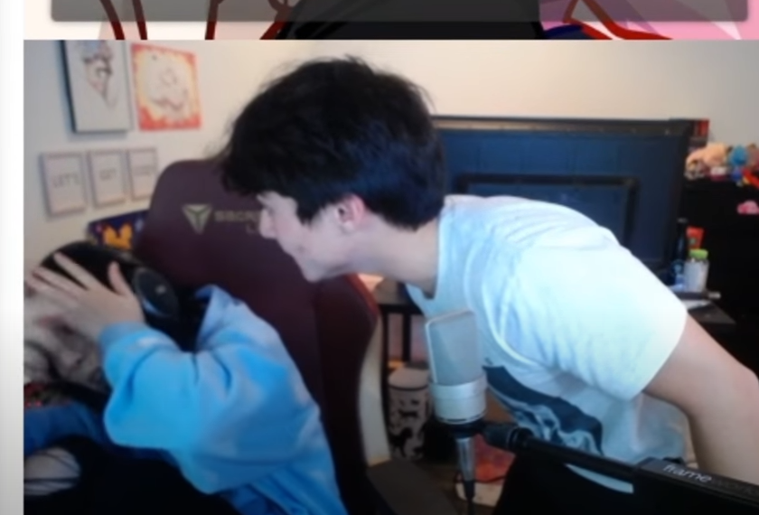 VeryTallChicken's tweet photo. @LilyPichu those eyes be like https://t.co/LDc4jFOI4e
