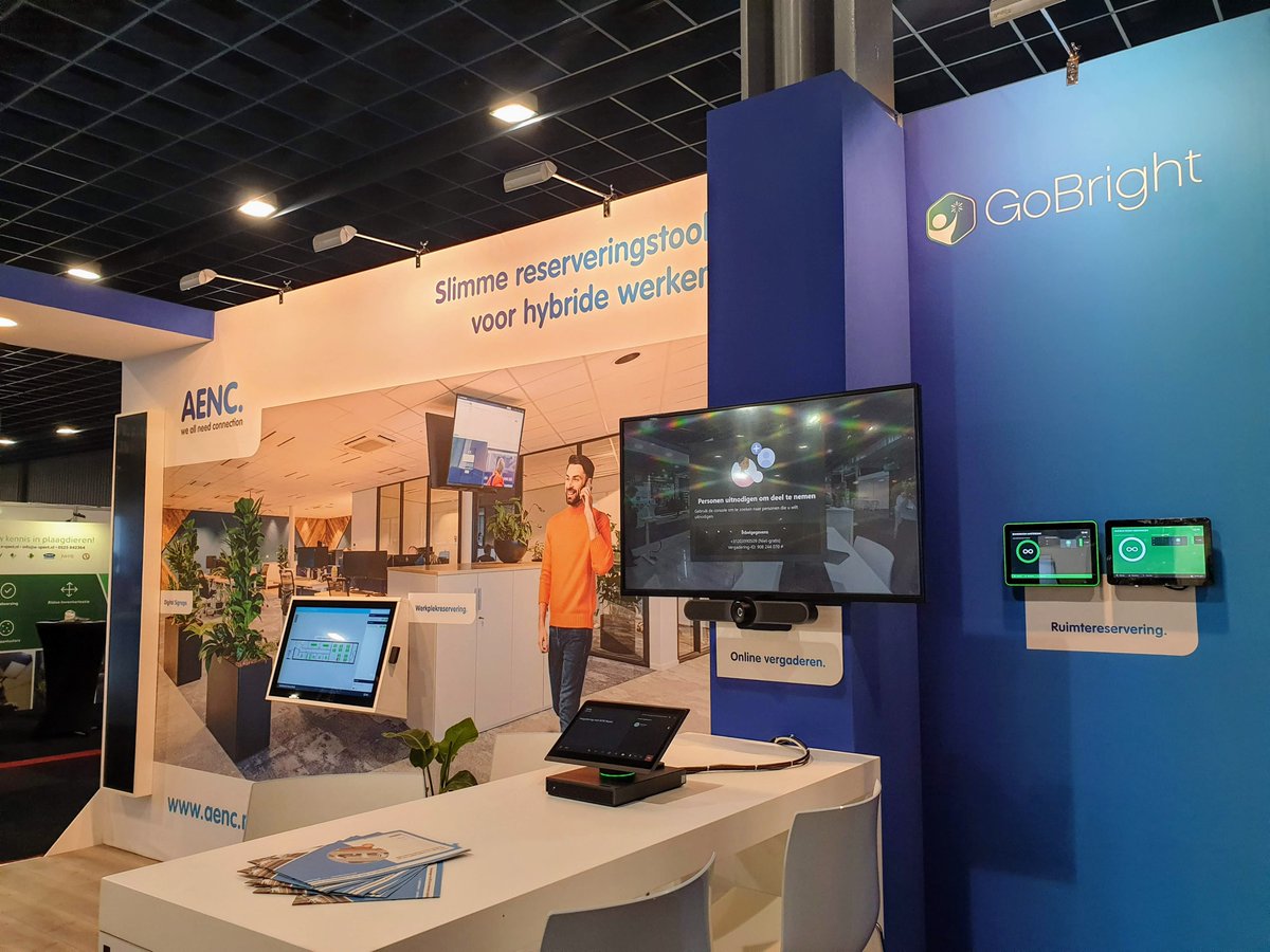 aencgroep's tweet photo. Dag 1 van 3 op Vakbeurs Facilitair &amp; Gebouwbeheer zit erop! Thema van onze stand is 'Slimme reserveringstools voor hybride werken'. Zien we je morgen?

#aenc #audiovisual #vakbeursfacilitair #facilitymanagement #werkplek #deskbooking #vergaderruimtes #roombooking #avtweeps https://t.co/hVbeIb2tb9