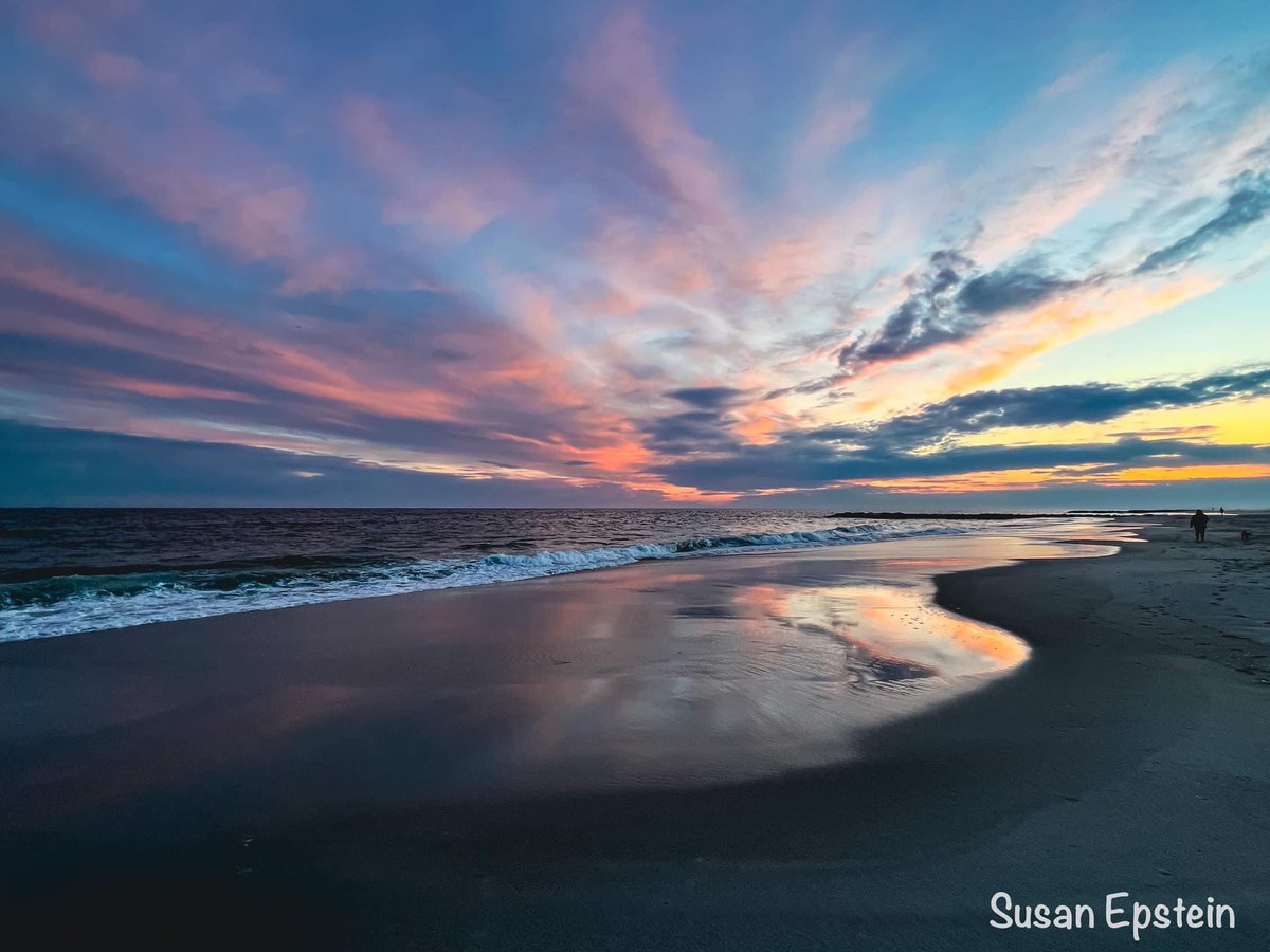 In Honor of World Oceans Day #WorldOceansDay #solitude #peace #beauty #infp #introvert #love #photooftheday #photography #photo #sunset