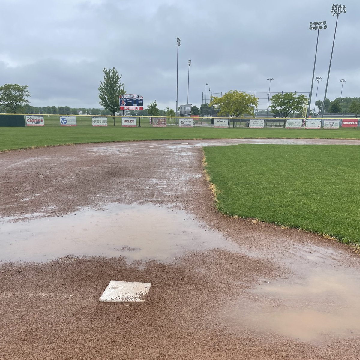 AppletonLL's tweet photo. Another day of wet weather has rained us out again! All games for tonight (Wednesday, June 8) are cancelled.  Dates/times for games that are rescheduled will be communicated by your teams' managers. #AppletonLL #wiwx #rainraingoaway☔ https://t.co/C4wEWmlw6S