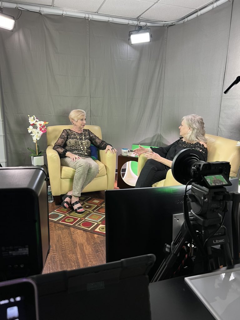 TBAEnet's tweet photo. We’re currently on set filming a few episodes of “Connecting with Kim” 🎬 Catch new episodes every week on Spectrum 636, Frontier FiOS 34, and https://t.co/zQlVF17eZ0 🎥
#tbaenetwork #connectingwithkim #artsandeducation #localcable https://t.co/6h4FlAYUGy