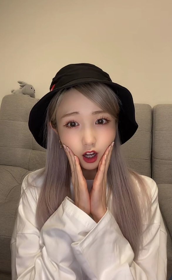 onlyforhitomi's tweet photo. 토미야 히짱 너를 어쩌면 조으니.. 😭😭

고화질캡쳐본 감사합니다 누군진 모르지만..

#혼다히토미 #히짱 https://t.co/dBplnf4Gcd