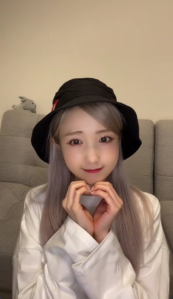 onlyforhitomi's tweet photo. 토미야 히짱 너를 어쩌면 조으니.. 😭😭

고화질캡쳐본 감사합니다 누군진 모르지만..

#혼다히토미 #히짱 https://t.co/dBplnf4Gcd
