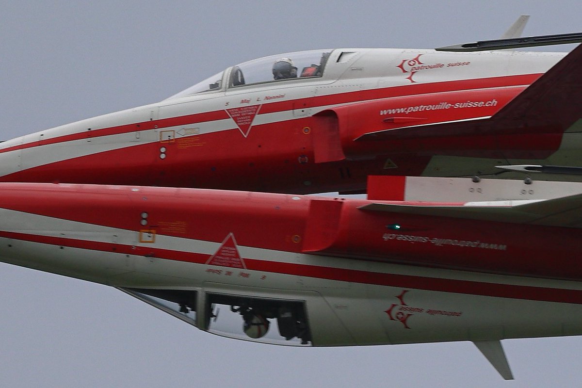 ogspotting's tweet photo. @ogspotting @patrsuisse  #swissness #tigerf5 #swissairforce #sphair  #patrouillesuisse #SchweizerArmee
MAJ Martin Schär «Jaydee», Tiger sexi  1st solo and
MAJ Lukas Nannini «Bigfoot» Tiger cinque  2nd solo  at LSME  Air Force Breveting Ceremony for the 11 New Pilots. 03/06/2022 https://t.co/tXSDpmSYqh