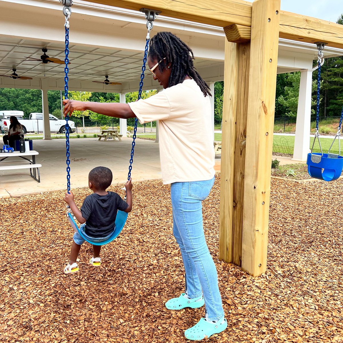 We are loving our swings in our Therapeutic Outdoor Environment Pavilion area. Thank you Greenville County Medical Society Alliance for funding this swing set for us! 💜

#liftinglives #reshapingfutures #socialemotionallearning #behavioralhealth #yeahthatgreenville #nonprofit