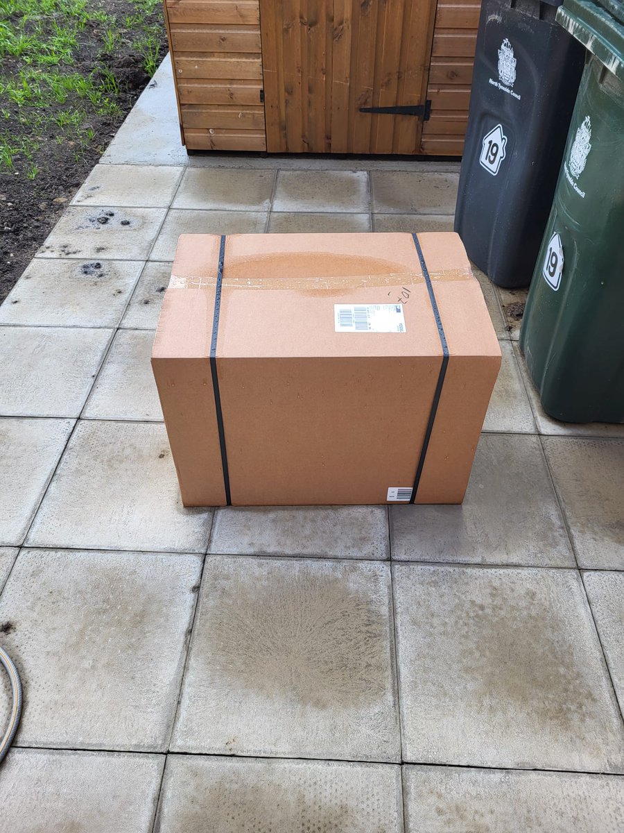 thejammy17's tweet photo. @SmythsToysUK hi can you help regarding mine parcel? Yodel just left it outside in the rain https://t.co/KuBu1b281a