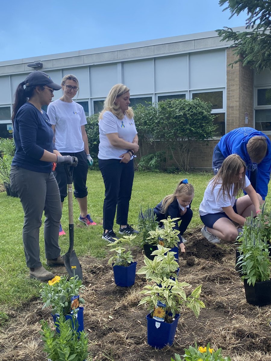 Planting PEACE at Josyf Cardinal Slipyj🌸💕