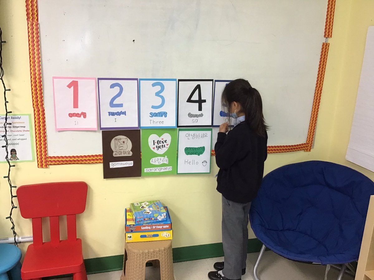 MsSpecksClass's tweet photo. Then, Ms. MK taught us how to count and a few other phrases in #Korean!  She even had a quiz for us to do!  I hope I passed!  #TeachtheTeacher https://t.co/IWvkQOh3Oo
