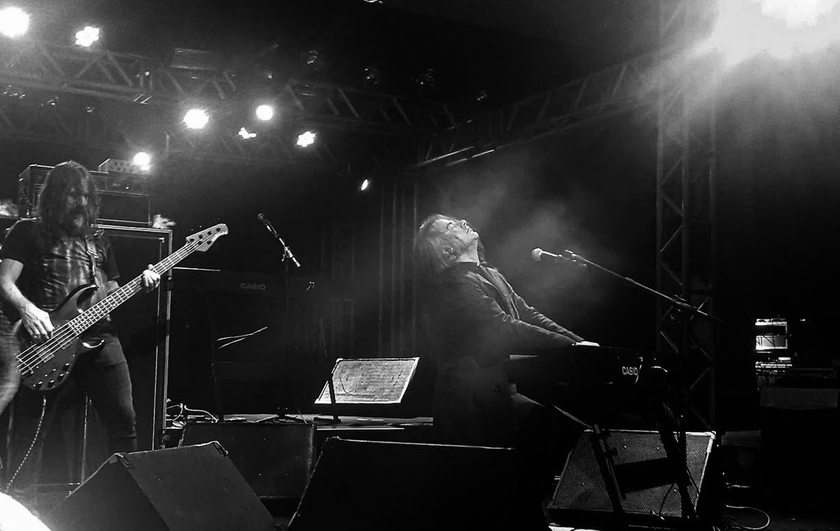 italoDeibson's tweet photo. @rodarte000 O último show dele aqui em #Hellcife.
#galaxynote4 https://t.co/j1CIkWRMIS