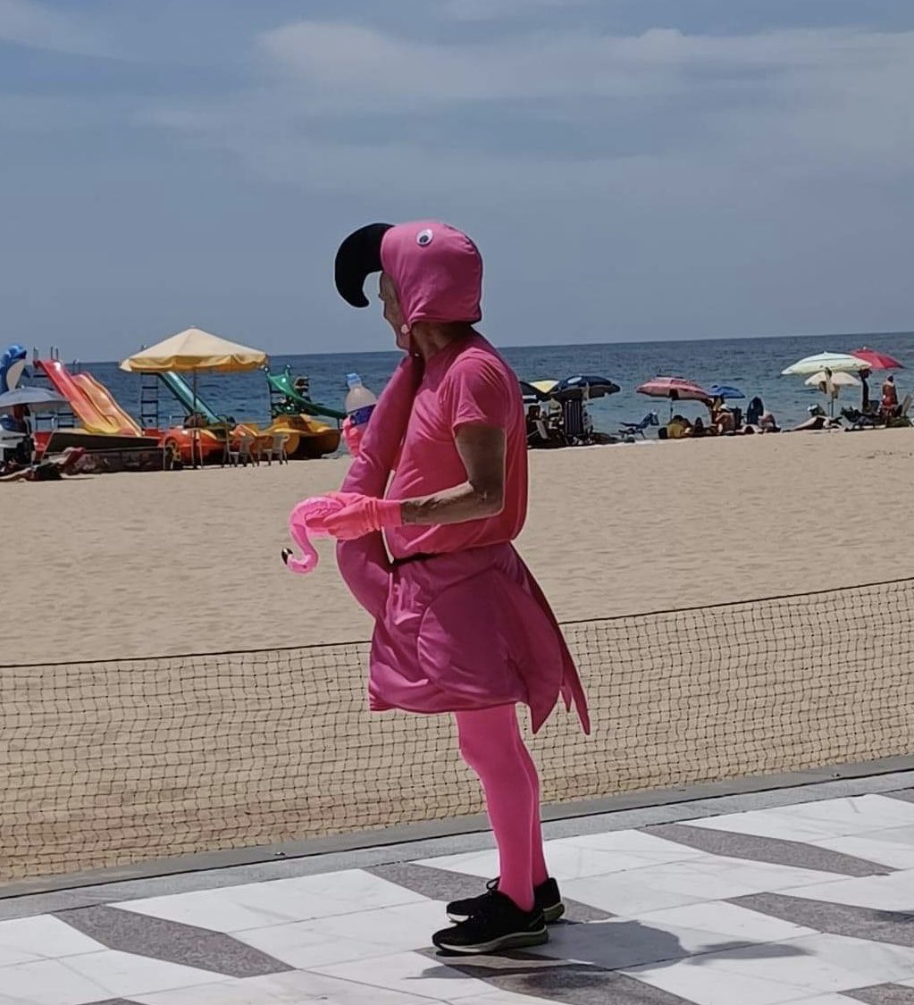alingson99's tweet photo. #whatisgoingon #benidorm https://t.co/uWxMZ2NCly