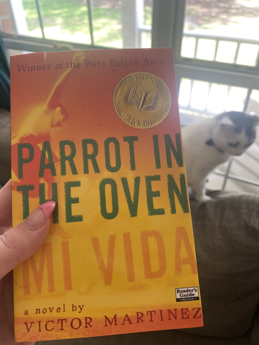 MsBaerELA's tweet photo. Parrot in the Oven: Mi Vida by Victor Martinez. Stirring plot, charismatic narrator, with some mature themes that would lend well to high school-aged students. Pearl gives it two paws up ✅ https://t.co/j1vMu7FcHY