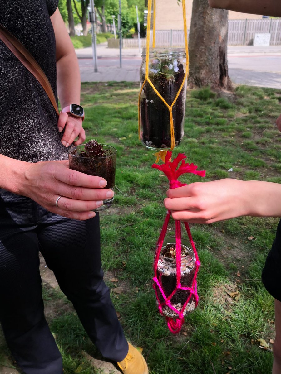 Groen, groener, groentjes! Vanuit de Circulaire Huiskamer in de Tempel laten Eva en Sterre met tal van activiteiten zien dat groen, circulariteit en duurzaamheid allesbehalve saai en stoffig zijn. Hoe ze dat doen? Check: cke.nl/groentjes-bewo… En doe lekker mee in de #groeneweek
