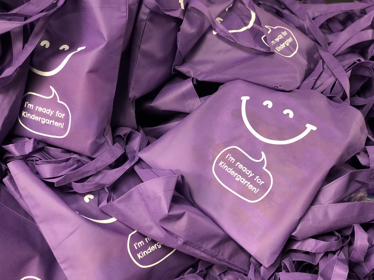 Readby4th's tweet photo. Thanks to everyone who came out and helped pack 1,000 Kindergarten readiness bags. ❤️📚❤️ #philly #thriveatfive https://t.co/W18MLkdXkT