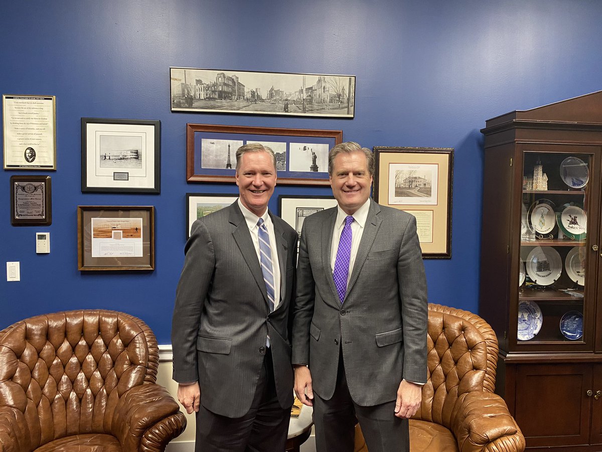 Had the pleasure of meeting with my friend, <a href="/OhioChamber/">Ohio Chamber</a> President, @SteveStivers. With the new Intel semiconductor facility coming to Ohio, it is critical that the #CHIPSAct receive full funding. We must increase domestic chip production to maintain our national security.