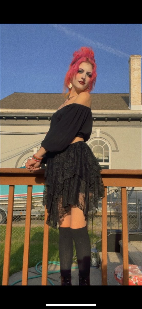 On my way to see Halsey <3 LETS GOOOO