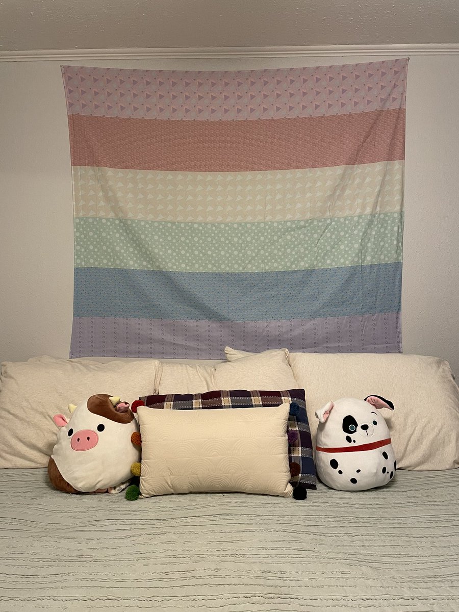 CountLexi's tweet photo. Our bedroom is better than yours https://t.co/AXaWU4cdFD