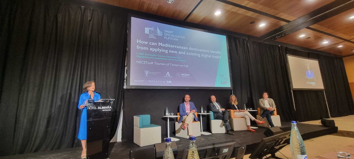 _turismoandaluz's tweet photo. #TurismoAndaluciaEU | ¿Cómo conseguir que la digitalización nos ayude a ser más sostenibles y competitivos? Explicamos nuestras experiencias en #MEDTourisme2022 con @NECSTouR #TourismOfTomorrowLab #ToTLab https://t.co/sDGLFFQOtG