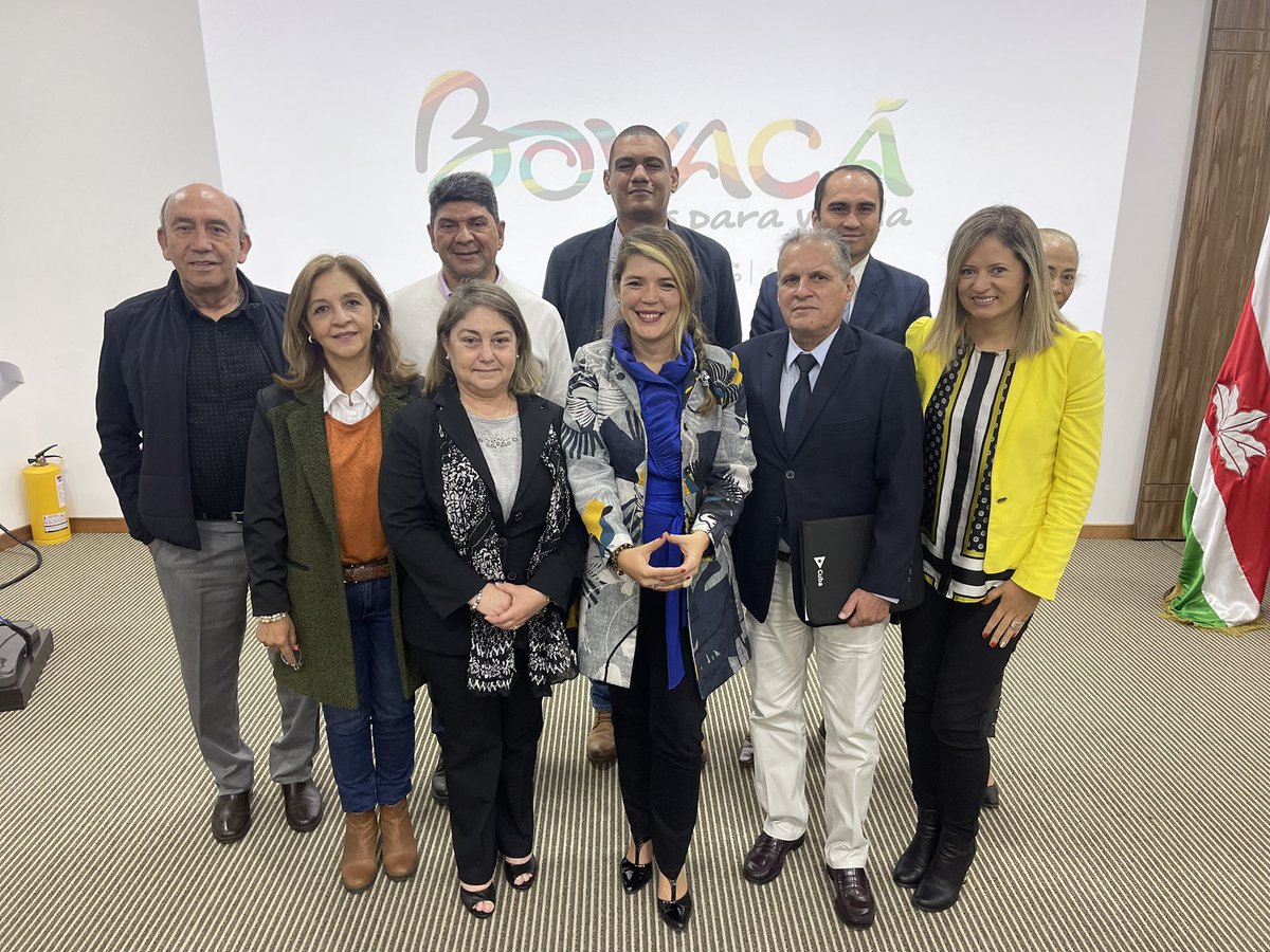 #SeguimosAvanzando con Embajada de Cuba 🇨🇺 en:
1.Cooperación deportiva con <a href="/Indeportesboy/">Indeportes Boyacá</a> para entrenadores de alto rendimiento
2.Propuesta de intercambio cultural para el @FIC_Cultura
3.Comercio bilateral <a href="/RamiroBarraganA/">Ramiro Barragán Adame</a> <a href="/AMGomezL/">Ana María Gómez L</a> <a href="/Indeportesboy/">Indeportes Boyacá</a> @universidaduptc <a href="/camaratunja/">CámaraComercioTunja</a>