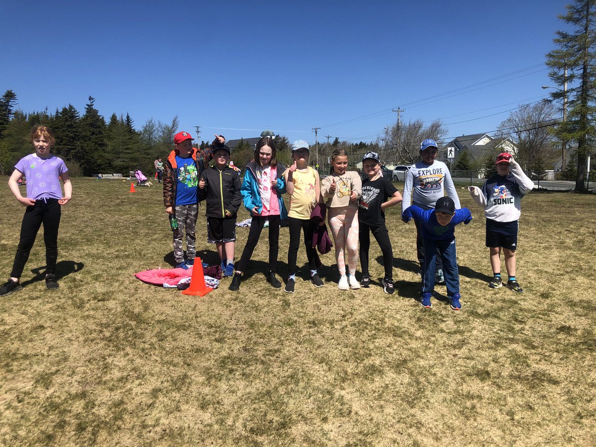 MissSacrey's tweet photo. Fun day, sports day, outside ALL day. Even found my little munchkin along the way. #tiredreacher #tiredmommy #tiredkids #somuchhappy @NLESDCA @SFOAschool https://t.co/vvCIoaeBBB