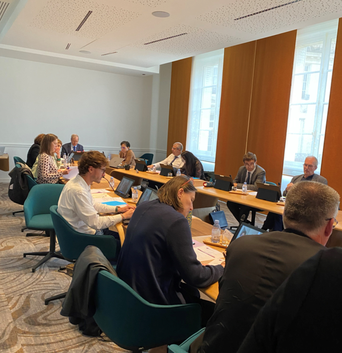 La vice-présidente de l'Ordre, <a href="/CorinneLatruffe/">LATRUFFE</a> a représenté le <a href="/cnomk/">Ordre des masseurs-kinésithérapeutes</a> lors de la réunion du <a href="/LeClio_/">Comité de liaison des institutions ordinales</a> #santé

➡️A l'ordre du jour : exercice des professionnels de santé libéraux en coworking, contrats interprofessionnels, codes de déontologies et certification professionnelle